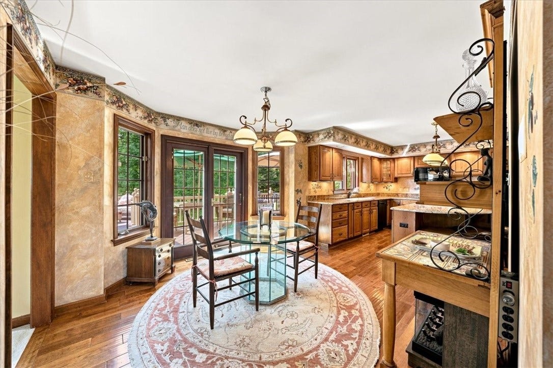 114 Hidden Valley Ct, Sewickley, PA 15143
