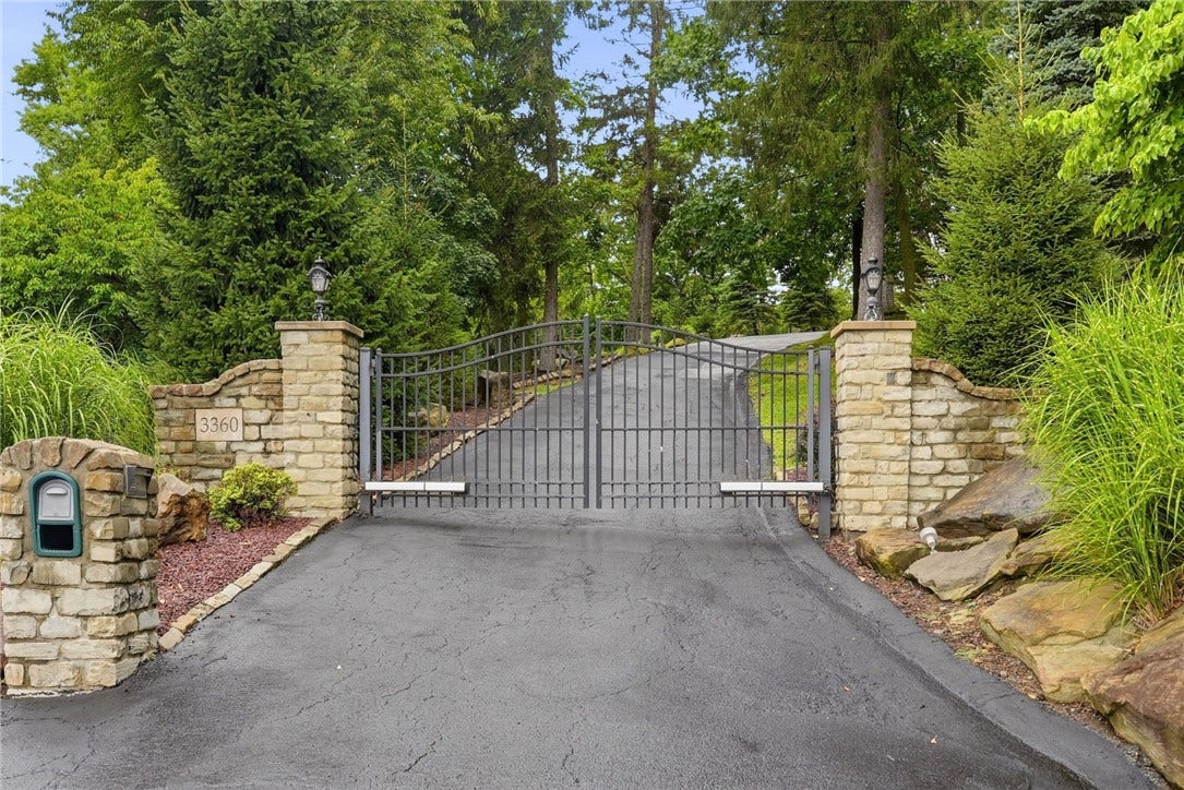 3360 Evergreen Road, Pittsburgh, PA 15237