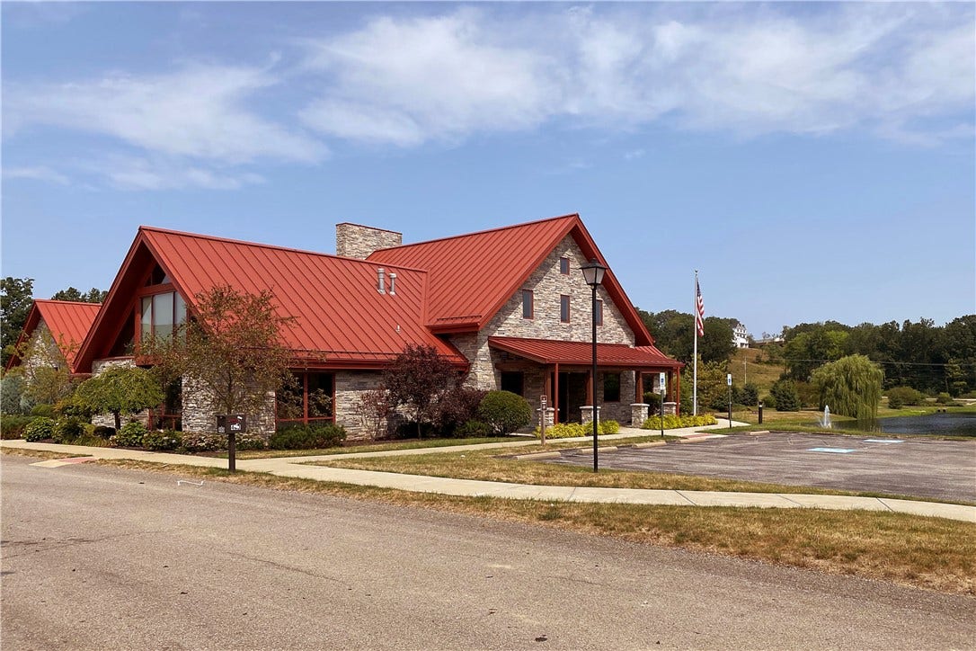 602 Chilliwack Ln, Mars, PA 16046