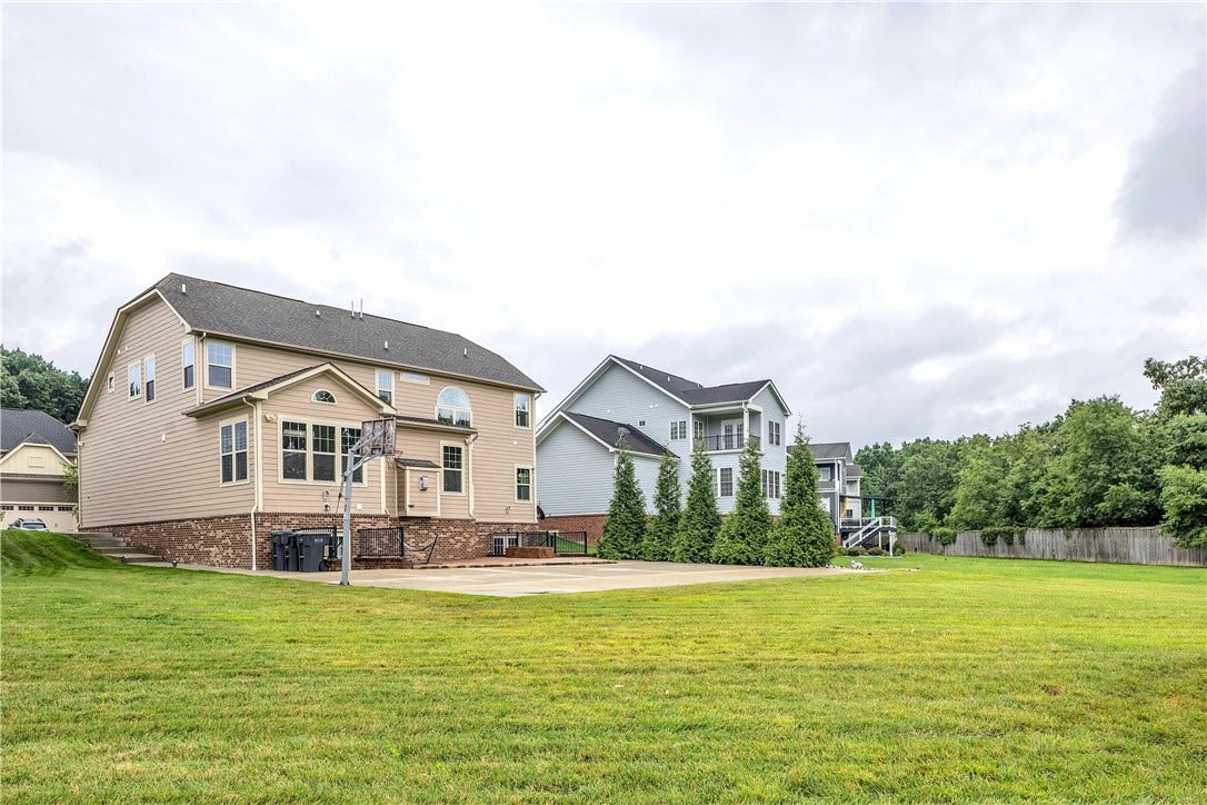 602 Chilliwack Ln, Mars, PA 16046