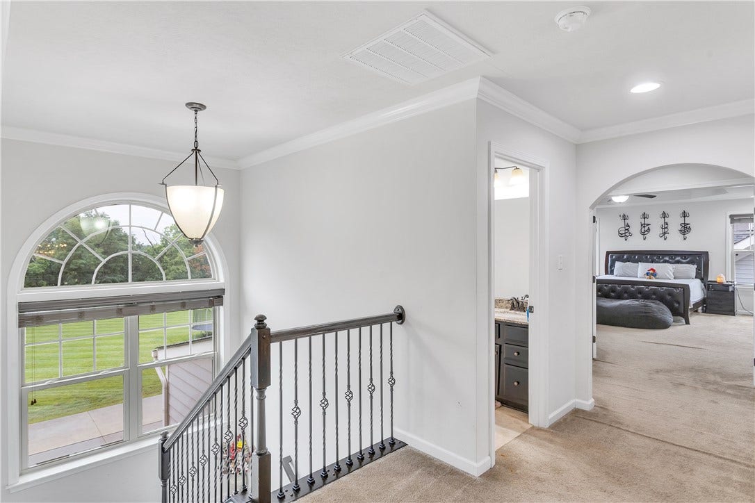 602 Chilliwack Ln, Mars, PA 16046