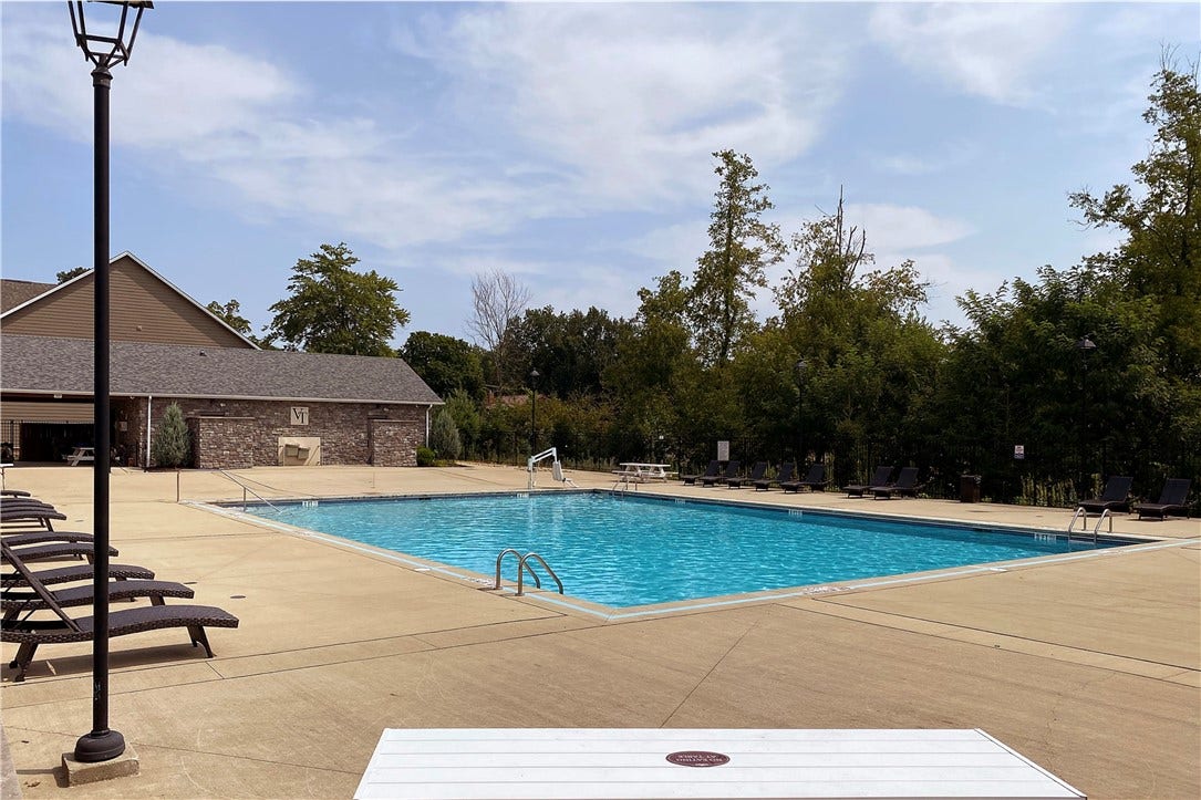 602 Chilliwack Ln, Mars, PA 16046