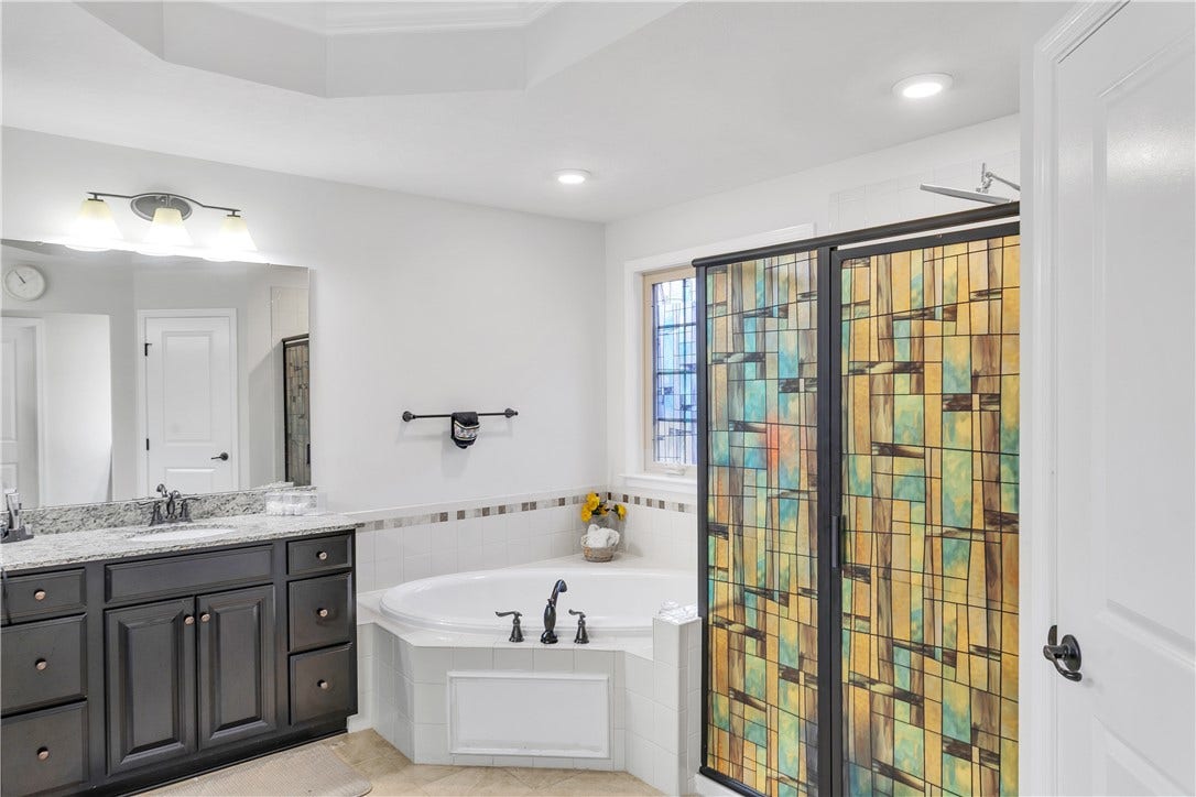 602 Chilliwack Ln, Mars, PA 16046