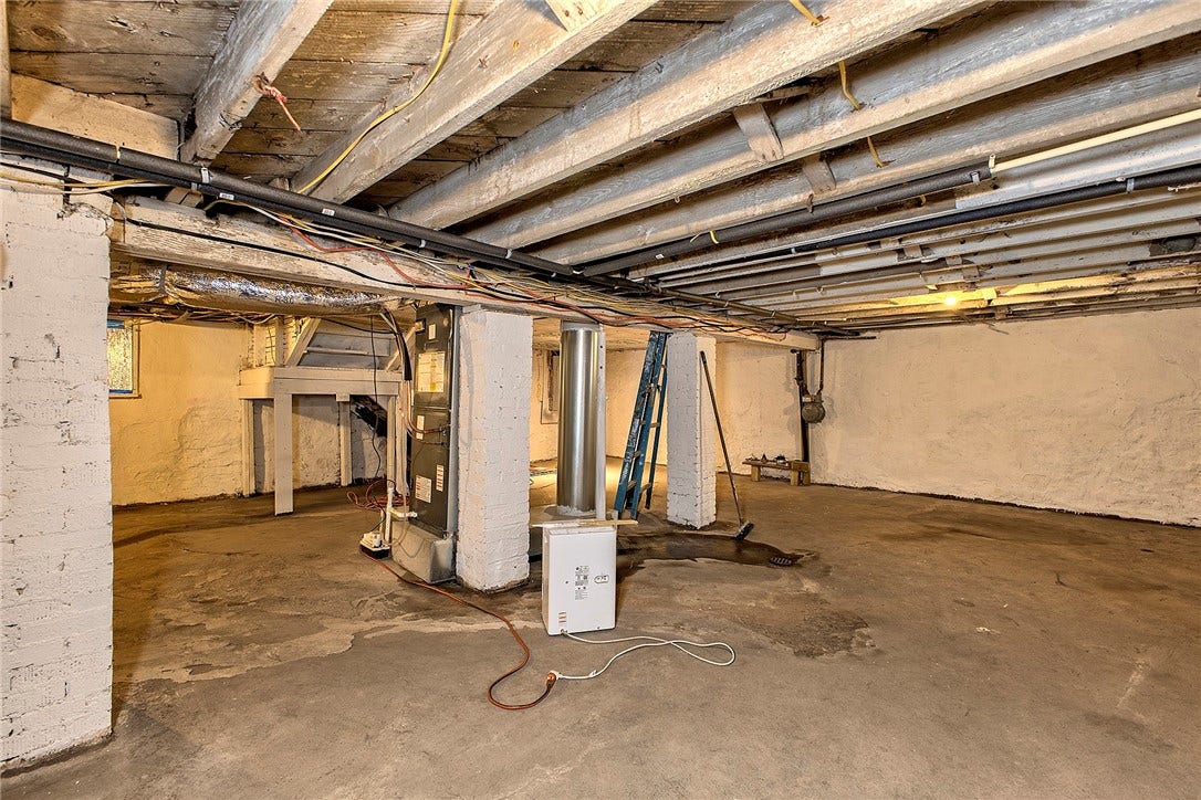229 Crossland Avenue, Uniontown, PA 15401