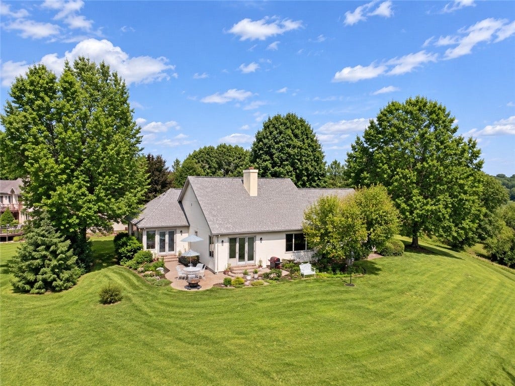 606 Fairwinds Ct, Greensburg, PA 15601