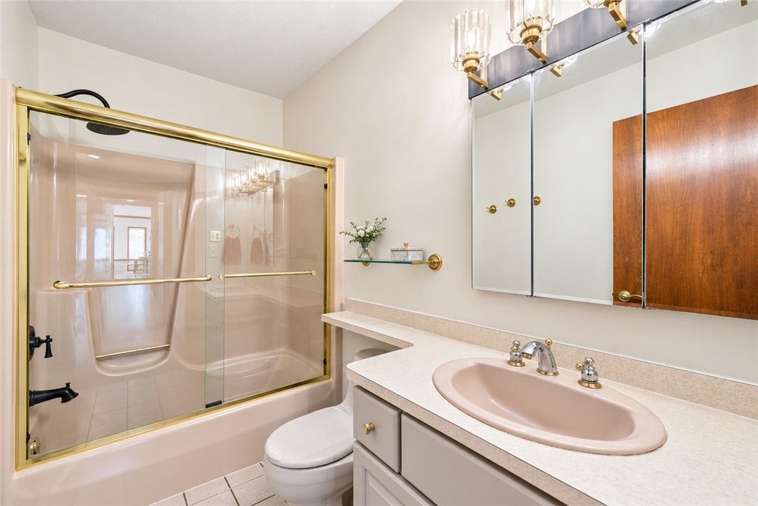 606 Fairwinds Ct, Greensburg, PA 15601