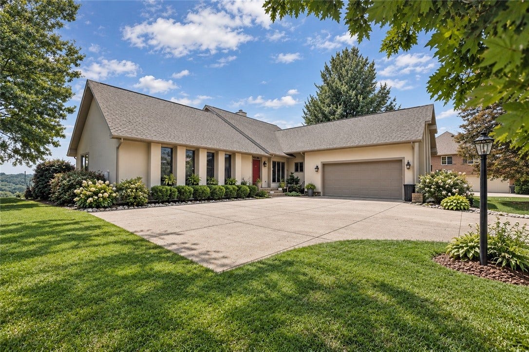 606 Fairwinds Ct, Greensburg, PA 15601