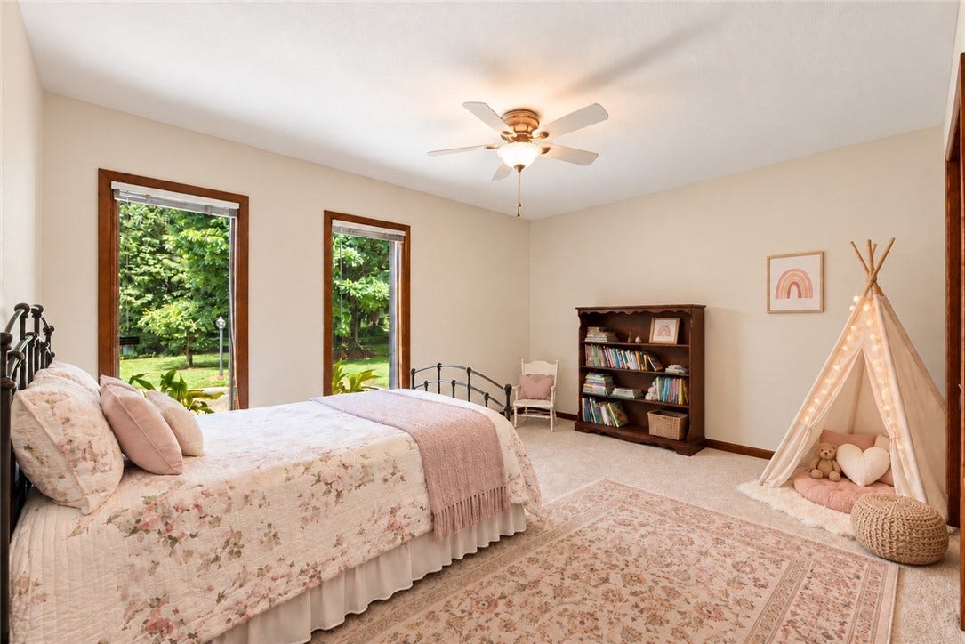 606 Fairwinds Ct, Greensburg, PA 15601