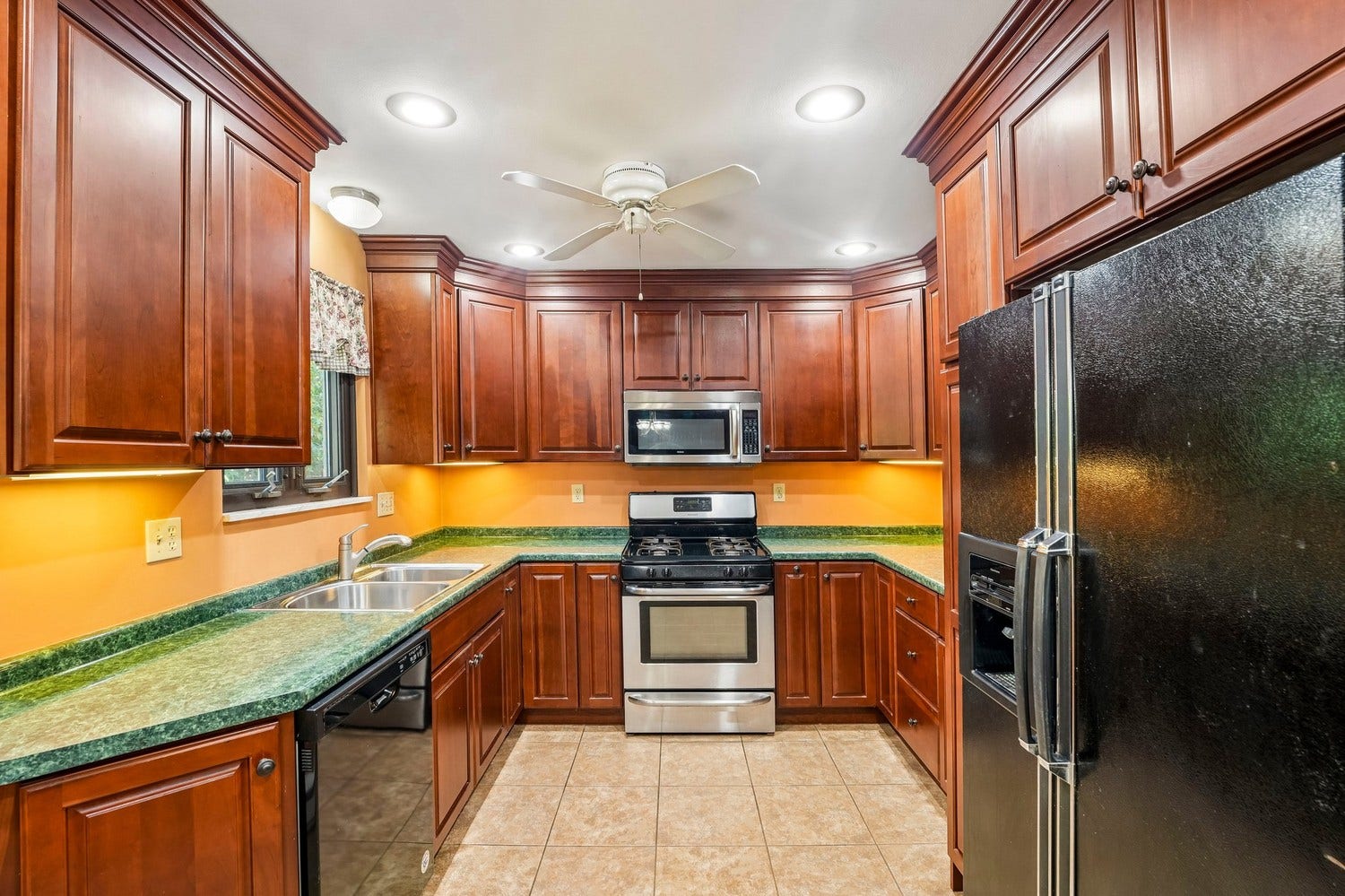 256 Cascade Road, Pittsburgh, PA 15221 256 Cascade Road, Pittsburgh, PA 15221