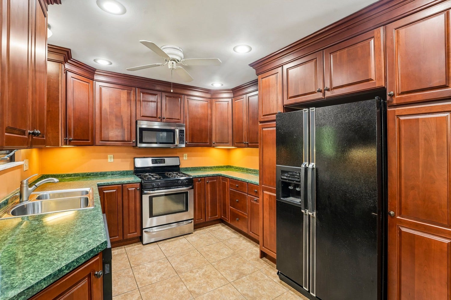 256 Cascade Road, Pittsburgh, PA 15221 256 Cascade Road, Pittsburgh, PA 15221