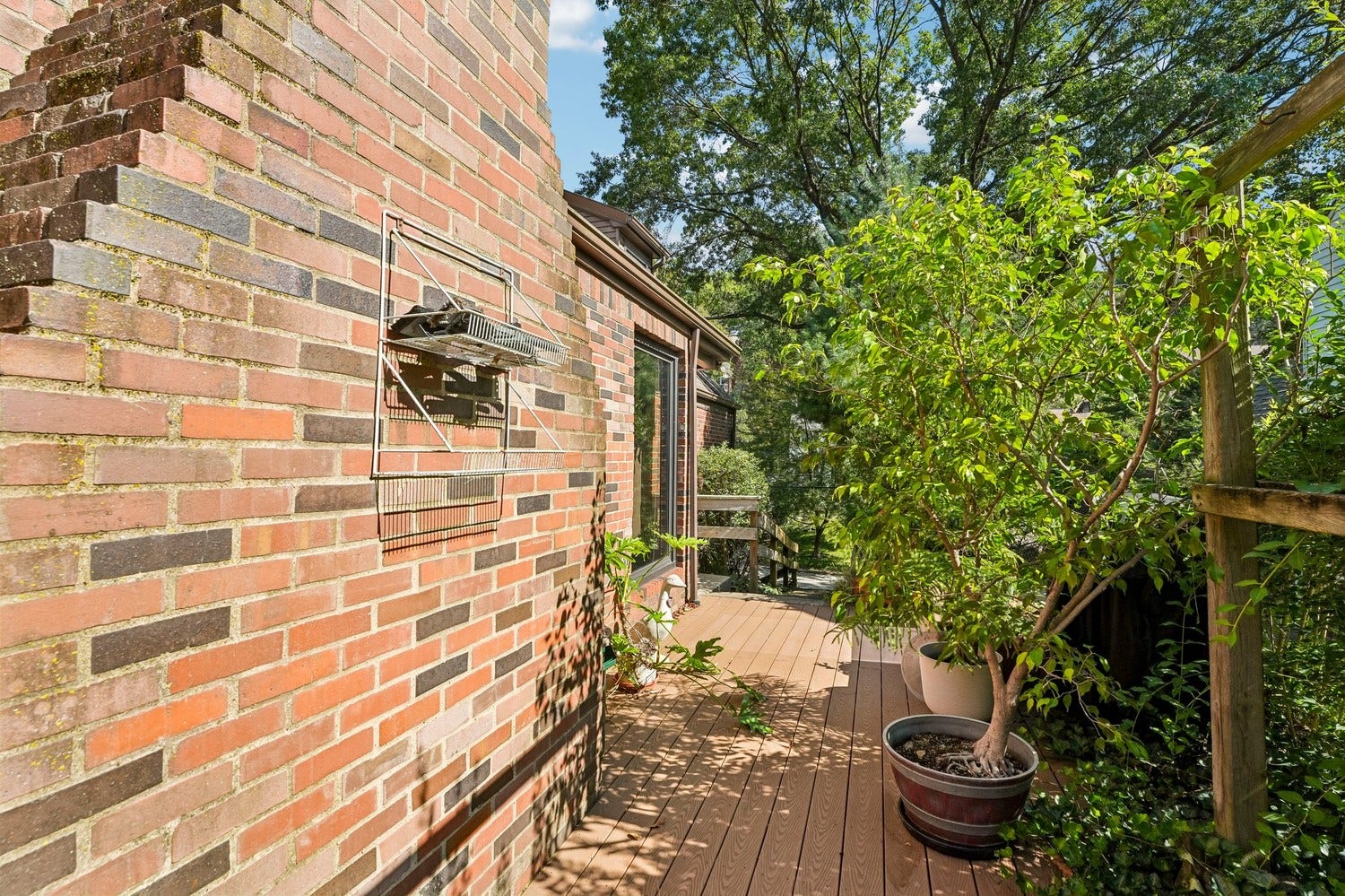 256 Cascade Road, Pittsburgh, PA 15221 256 Cascade Road, Pittsburgh, PA 15221