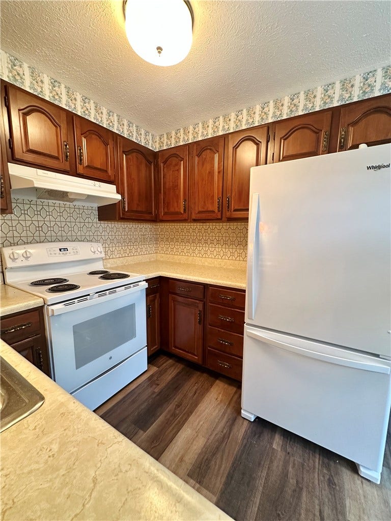 1056 Cranston Dr, Greensburg, PA 15601