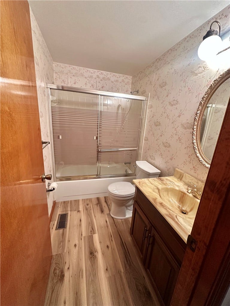 full bath upstairs