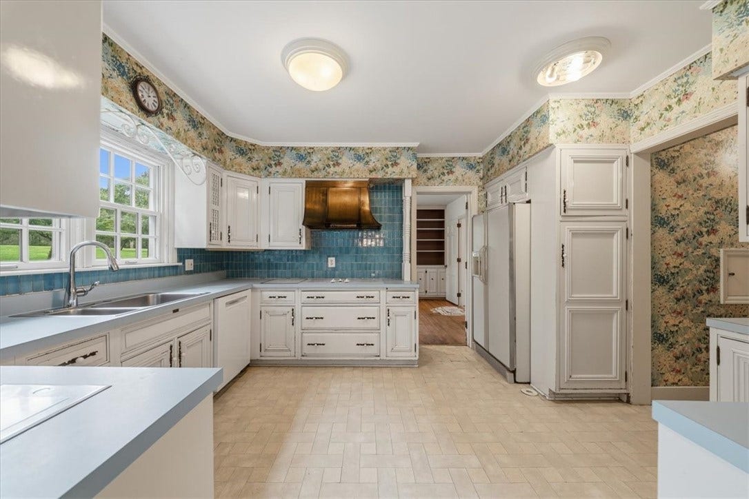 4448 Mount Royal Blvd, Allison Park, PA 15101