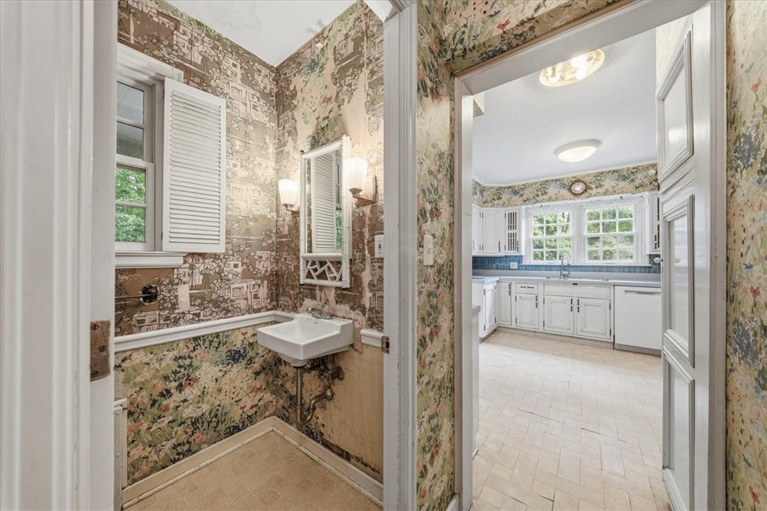 4448 Mount Royal Blvd, Allison Park, PA 15101