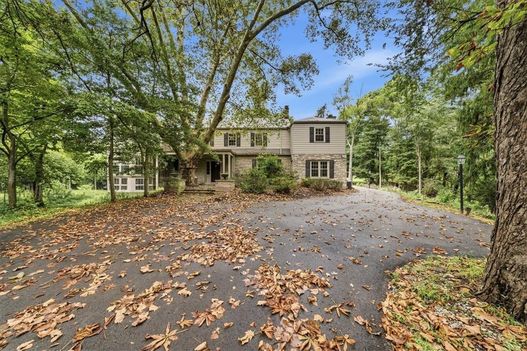 4448 Mount Royal Blvd, Allison Park, PA 15101