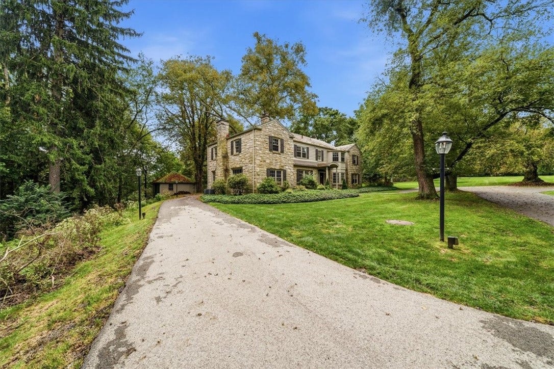 4448 Mount Royal Blvd, Allison Park, PA 15101