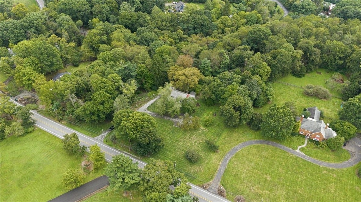 4448 Mount Royal Blvd, Allison Park, PA 15101