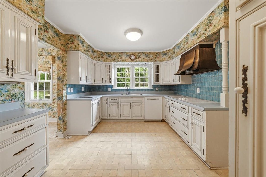 4448 Mount Royal Blvd, Allison Park, PA 15101