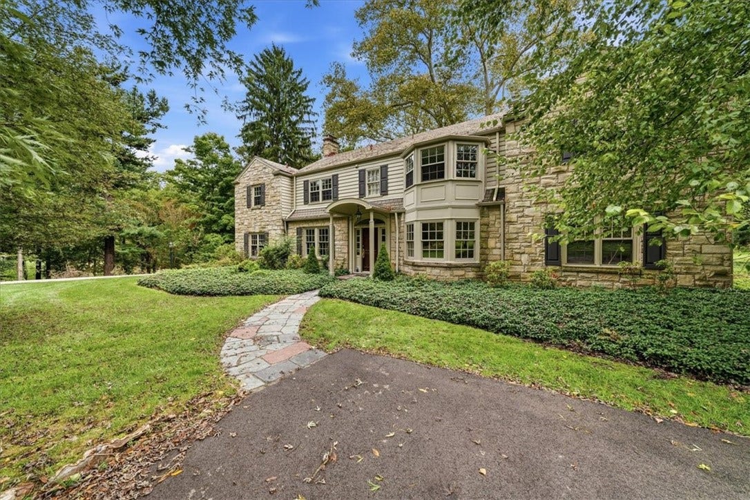 4448 Mount Royal Blvd, Allison Park, PA 15101