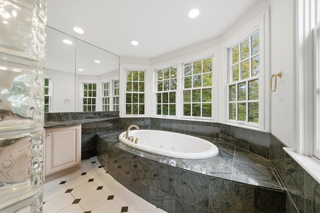4448 Mount Royal Blvd, Allison Park, PA 15101