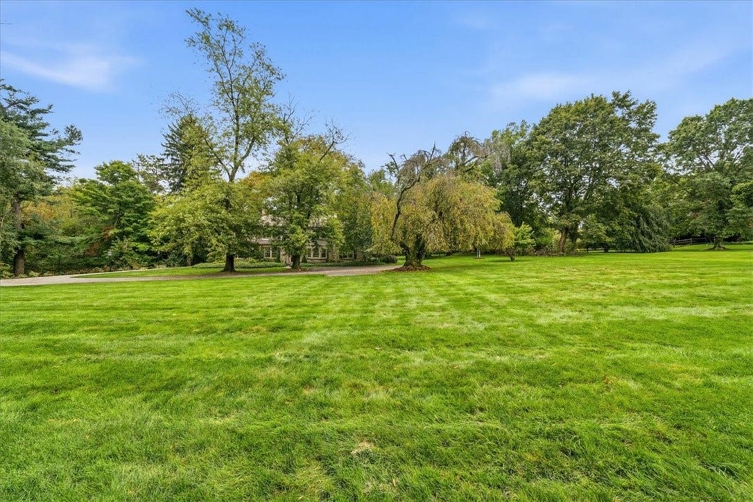 4448 Mount Royal Blvd, Allison Park, PA 15101