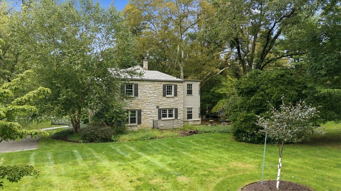 4448 Mount Royal Blvd, Allison Park, PA 15101