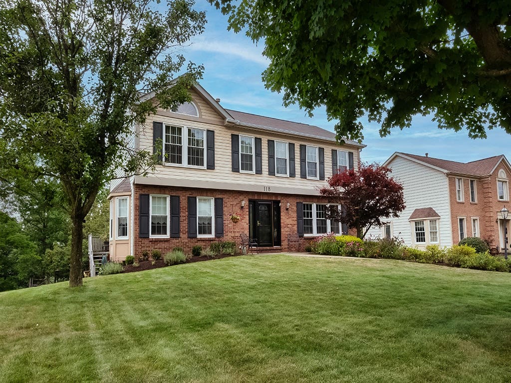 118 Bluestone Drive, Bethel Park, PA 15102