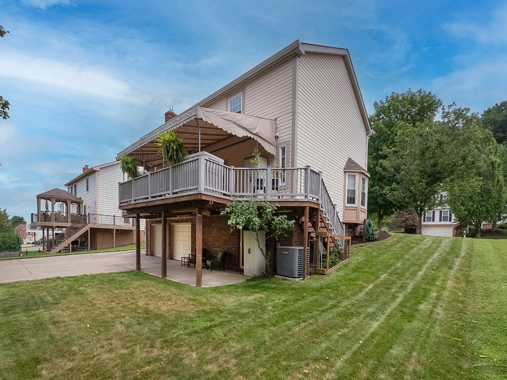 118 Bluestone Drive, Bethel Park, PA 15102