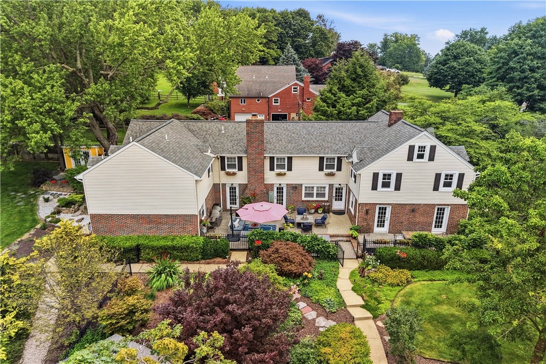 836 Old Thorn Run Road, Coraopolis, PA 15108
