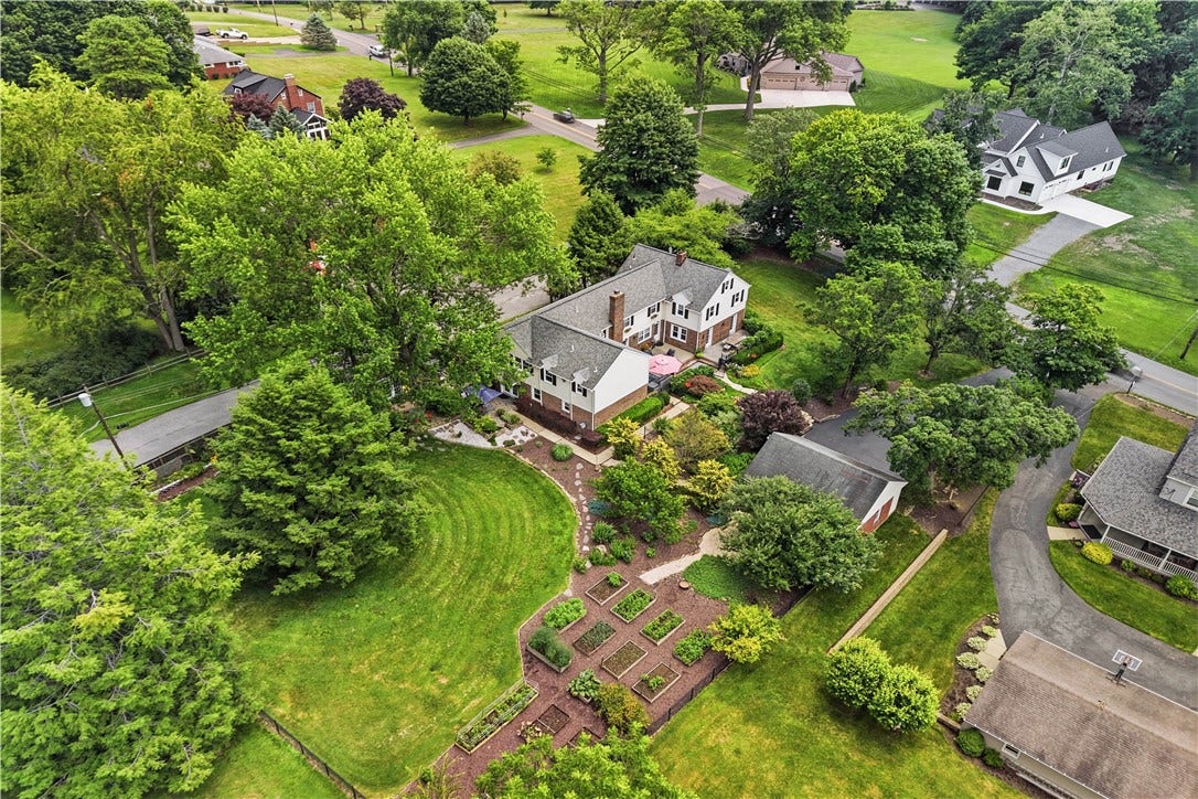 836 Old Thorn Run Road, Coraopolis, PA 15108