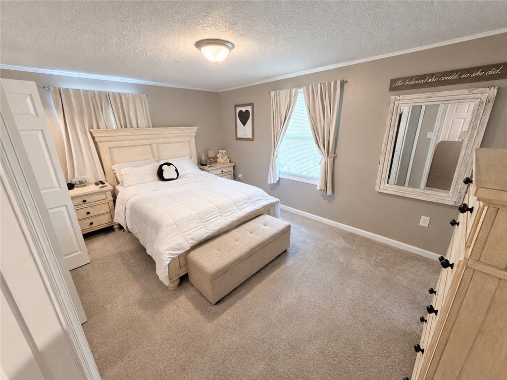 7449 National Pike, Uniontown, PA 15401