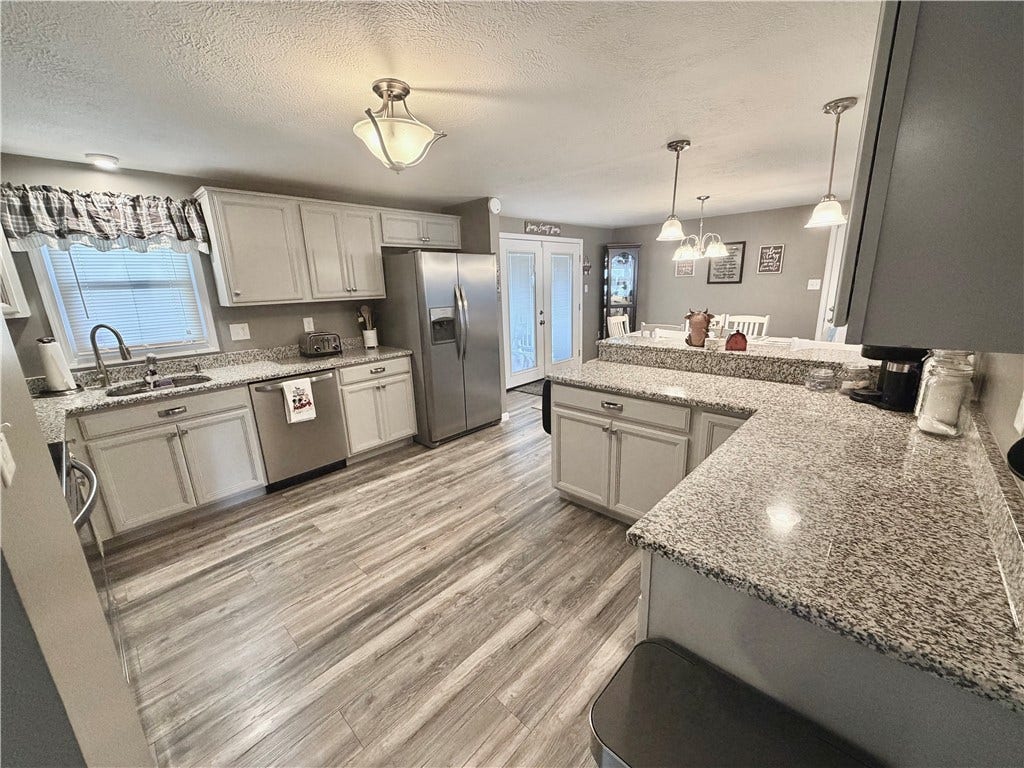 7449 National Pike, Uniontown, PA 15401