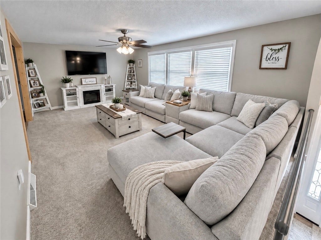 7449 National Pike, Uniontown, PA 15401