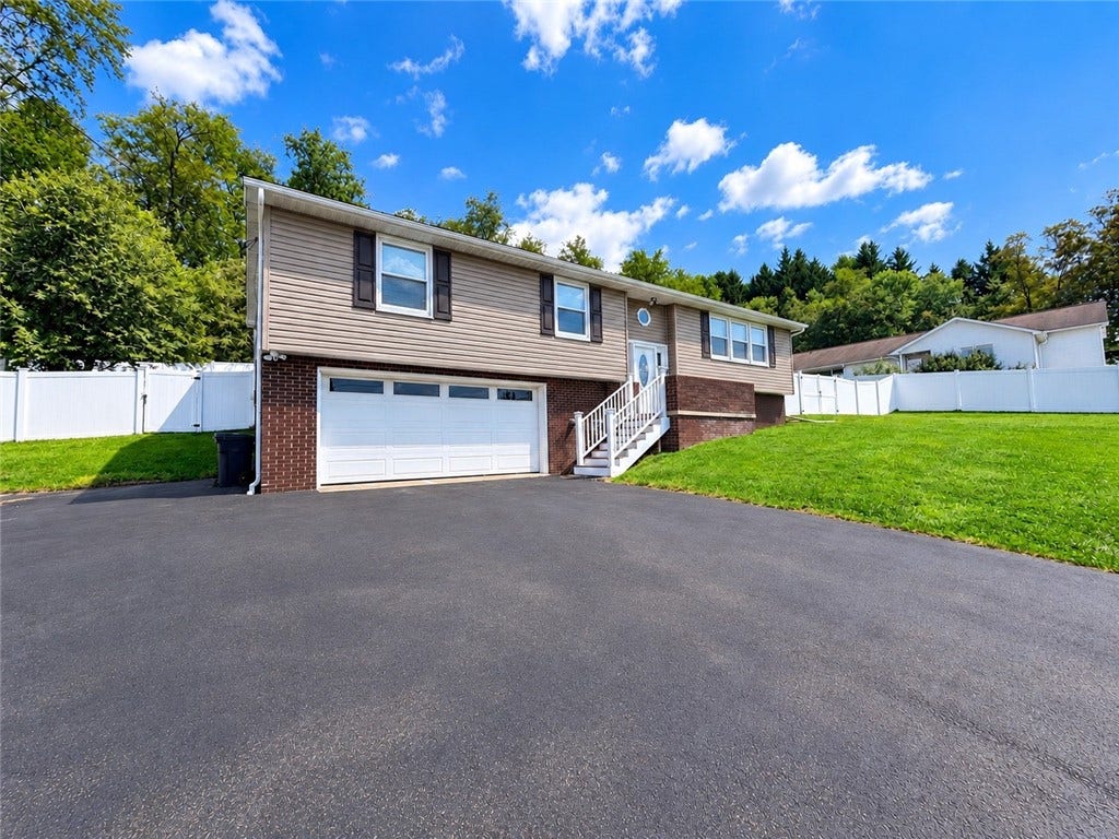 7449 National Pike, Uniontown, PA 15401