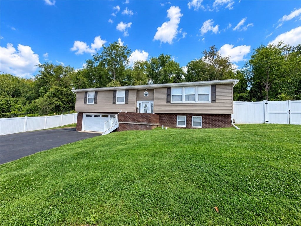 7449 National Pike, Uniontown, PA 15401