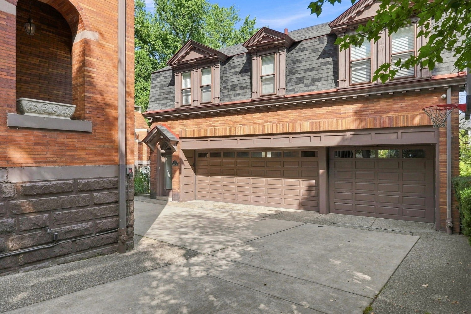 5427 Forbes Avenue, Pittsburgh, PA 15217