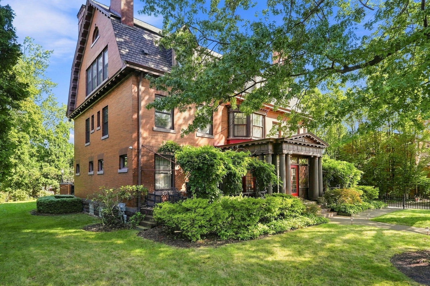 5427 Forbes Avenue, Pittsburgh, PA 15217