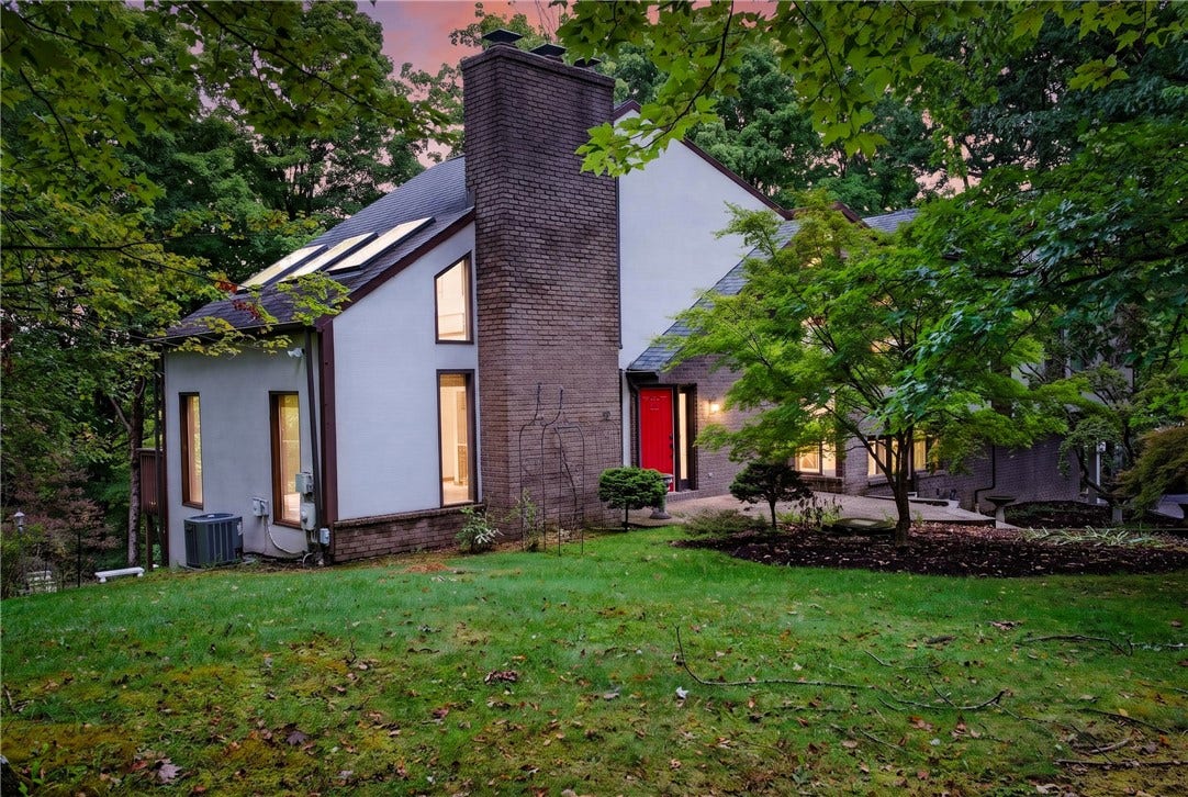 A private retreat in the heart of Fox Chapel Borough.