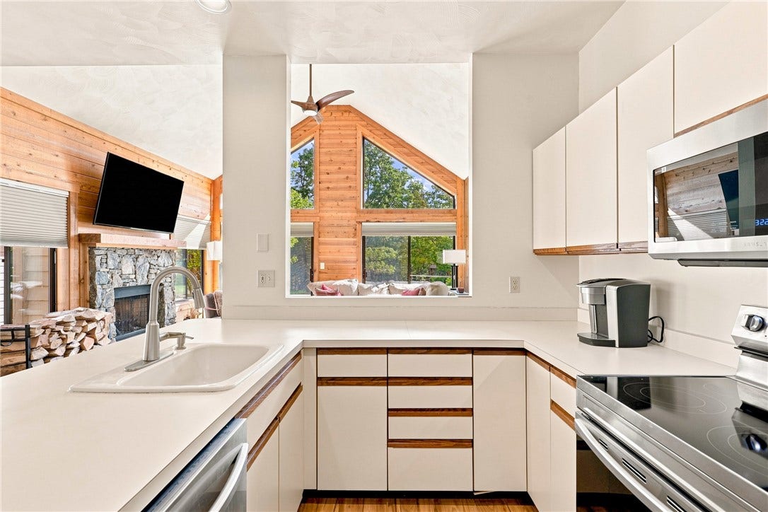 1727 Snowfield Run, Hidden Valley, PA 15502