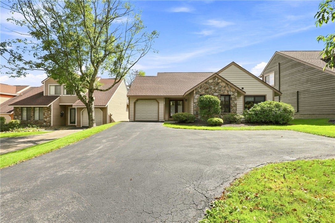1727 Snowfield Run, Hidden Valley, PA 15502