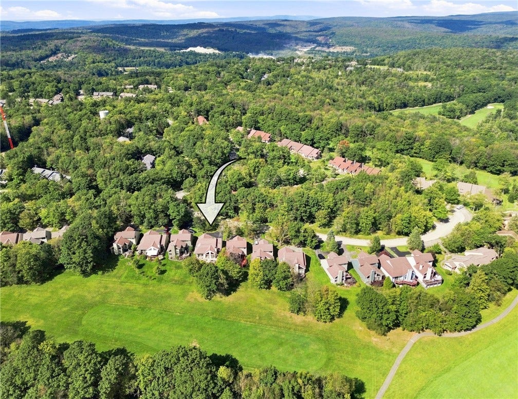 1727 Snowfield Run, Hidden Valley, PA 15502