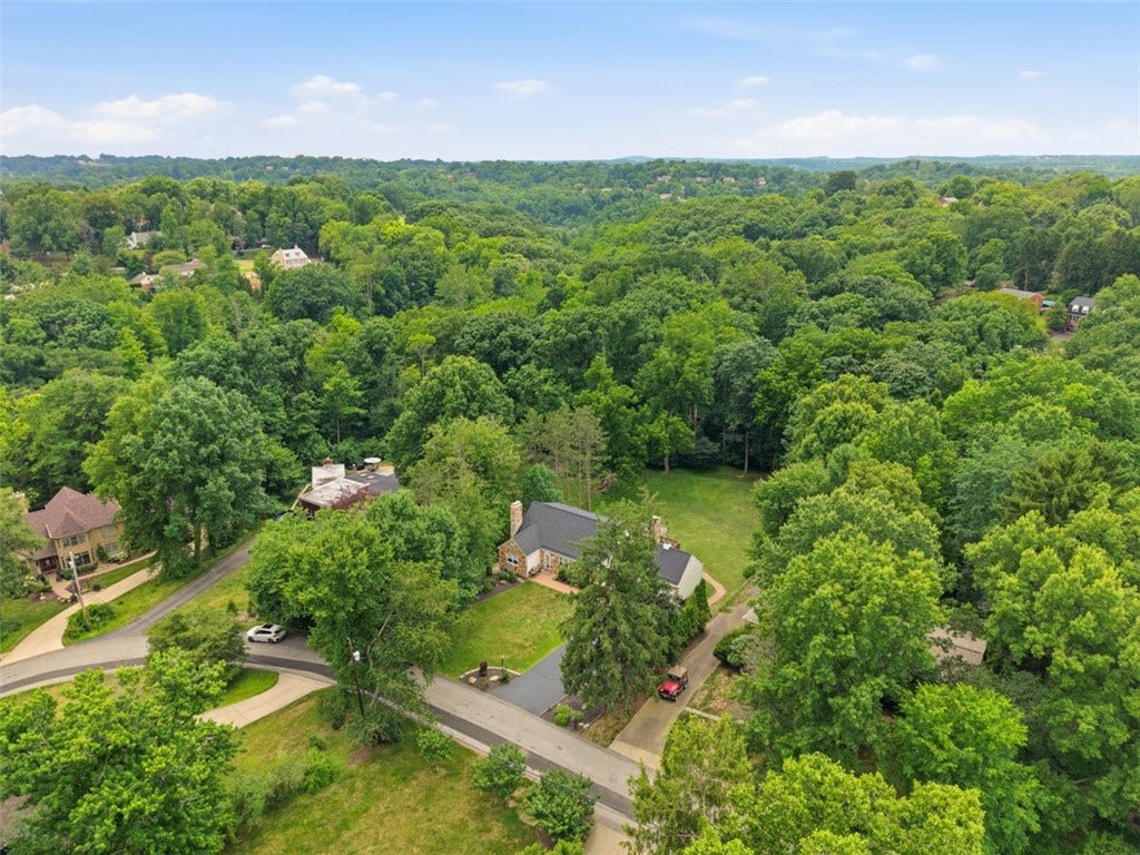 1820 Kent Road, Pittsburgh, PA 15241 Beautiful neighborhood!