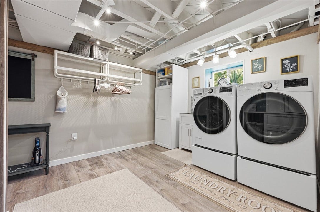 1820 Kent Road, Pittsburgh, PA 15241 Fabulous and super functional laundry room.