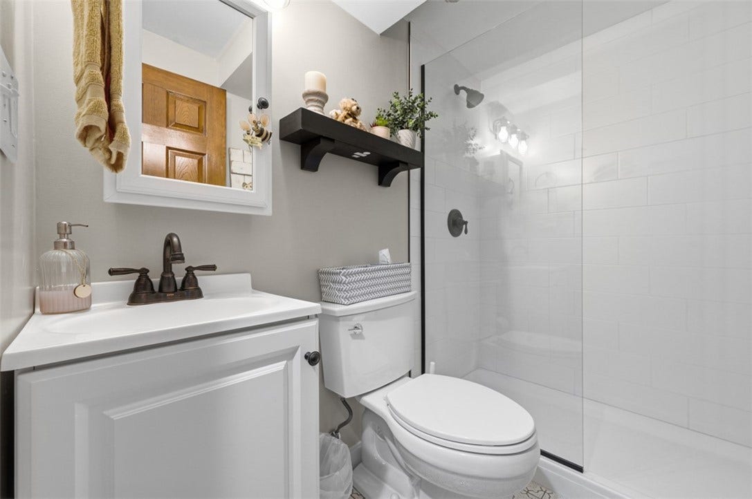 1820 Kent Road, Pittsburgh, PA 15241 Another full bathroom in the finished basement.