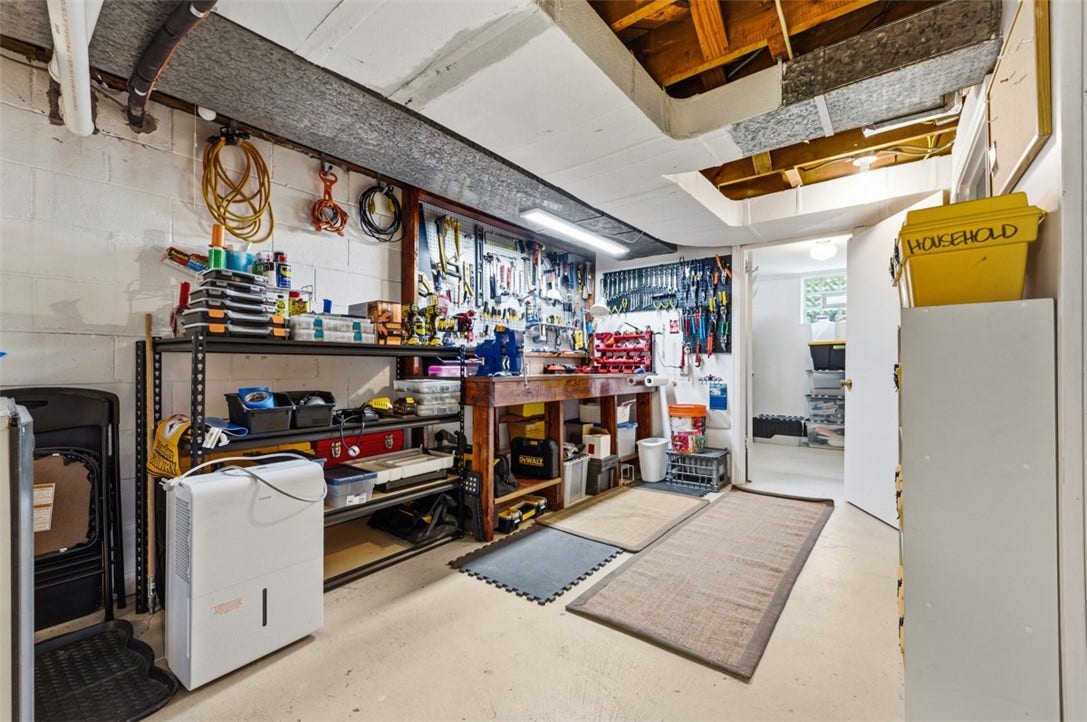 1820 Kent Road, Pittsburgh, PA 15241 Bonus storage room off the workshop area!