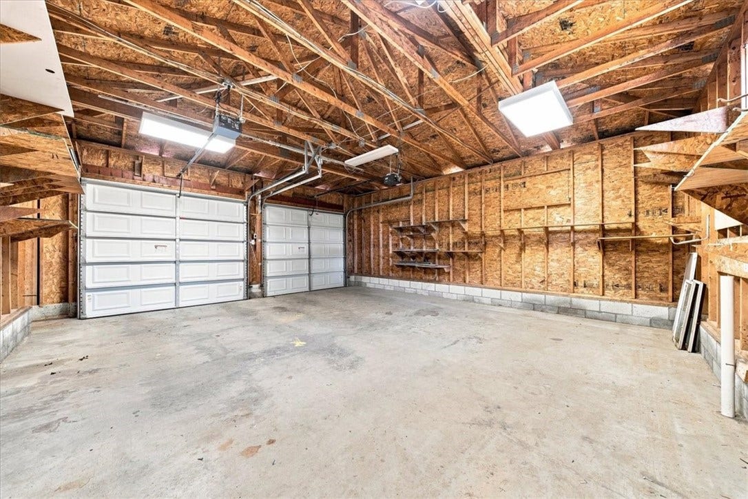 390 Meadow Rd, North Huntingdon, PA 15642