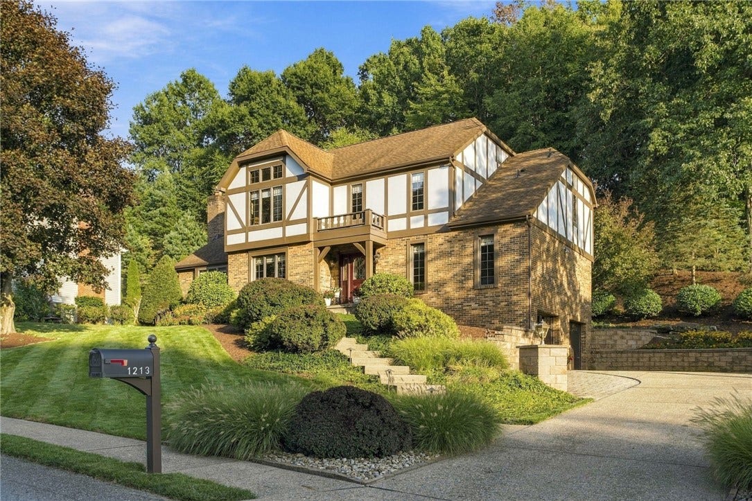 1213 Country Oak Dr, Wexford, PA 15090