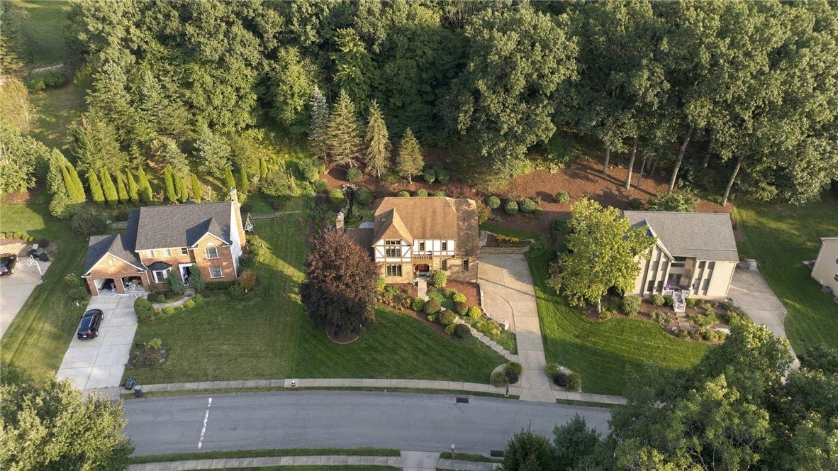 1213 Country Oak Dr, Wexford, PA 15090