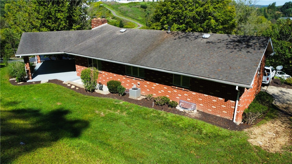 350 Country Club Rd, Washington, PA 15301